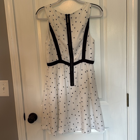Kensie White and Black Sleeveless Sundress for Weddings - Picture 5 of 6